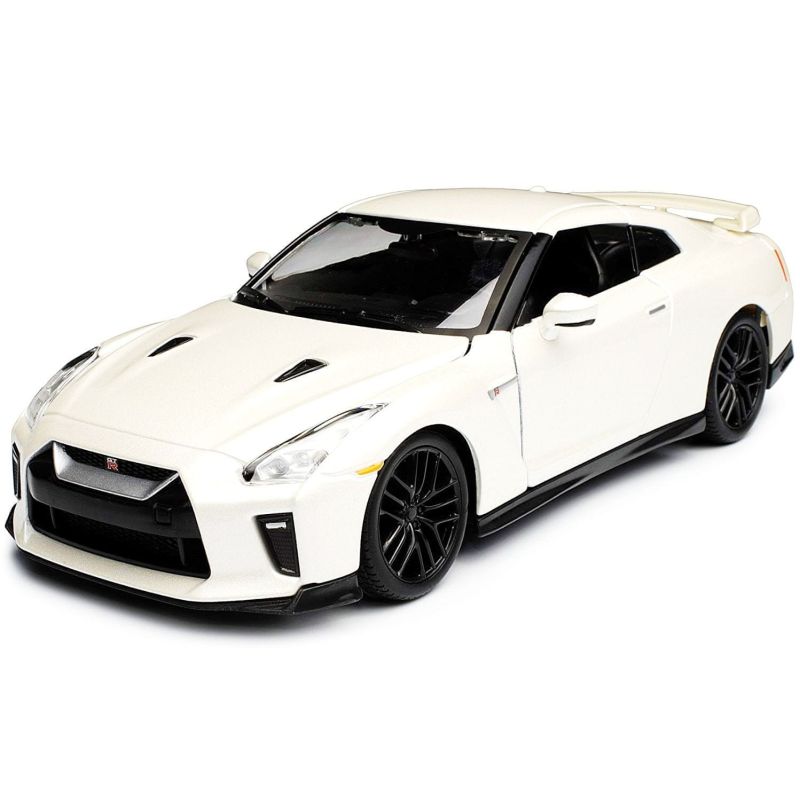 Bburago 21082w 2017 Nissan GT-R
